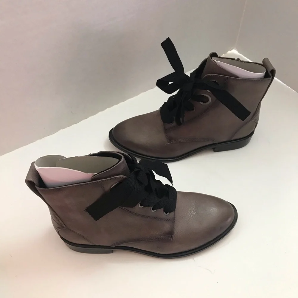 ISOLA LEATHER TOCINA BOOTIE IN PAVEMENT